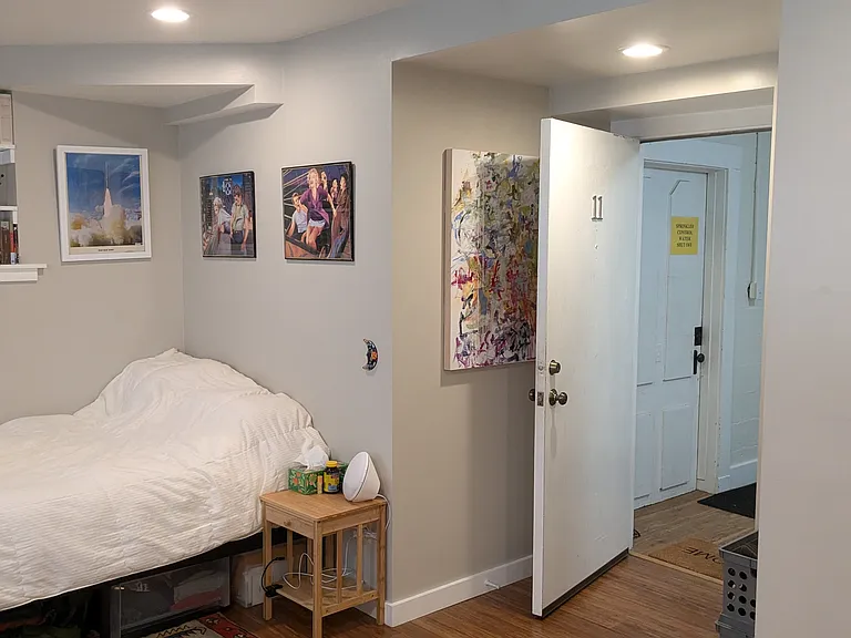 527 Malden Ave E #11 — Photo 13