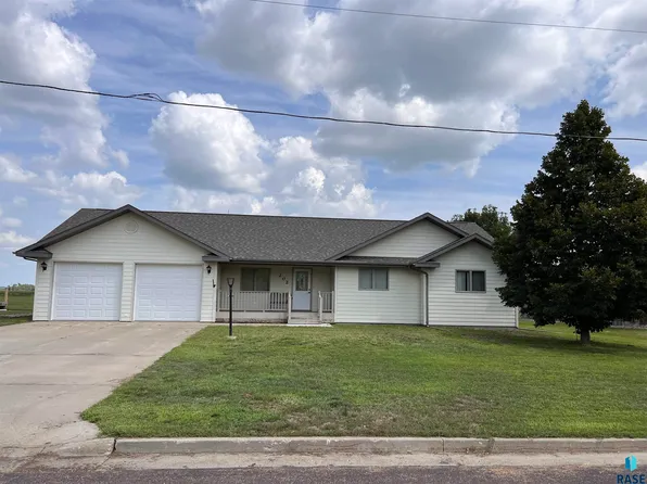 202 S Cherry Ave, Marion, SD 57043