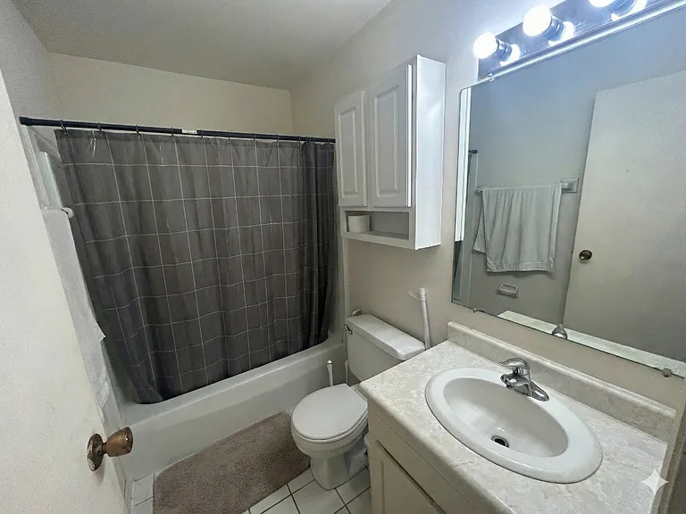 134 E Johnson St #305 — Photo 5