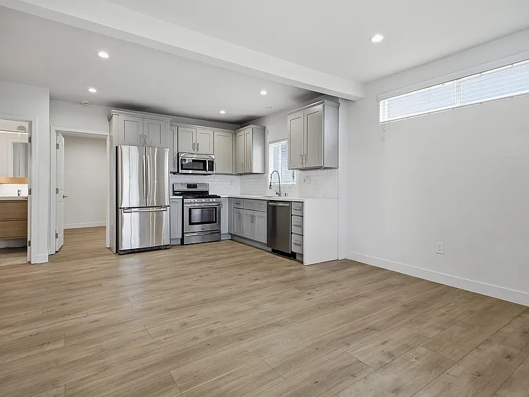 1038 N Bonnie Brae St #1042 — Photo 4
