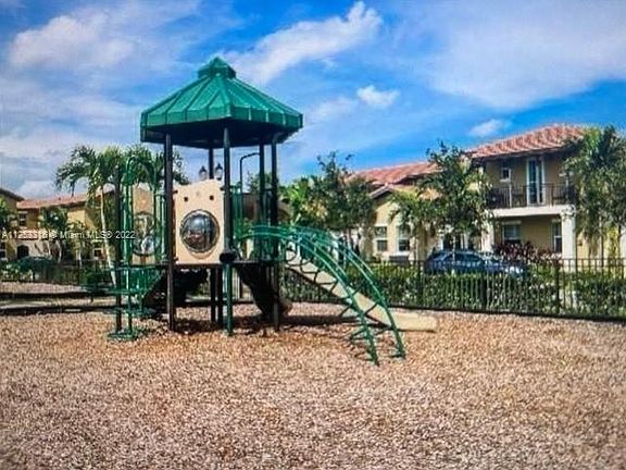 4th image of 1032 SW 147th Ave #10101