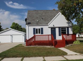 303 Lawndale Ave, Algoma, WI 54201