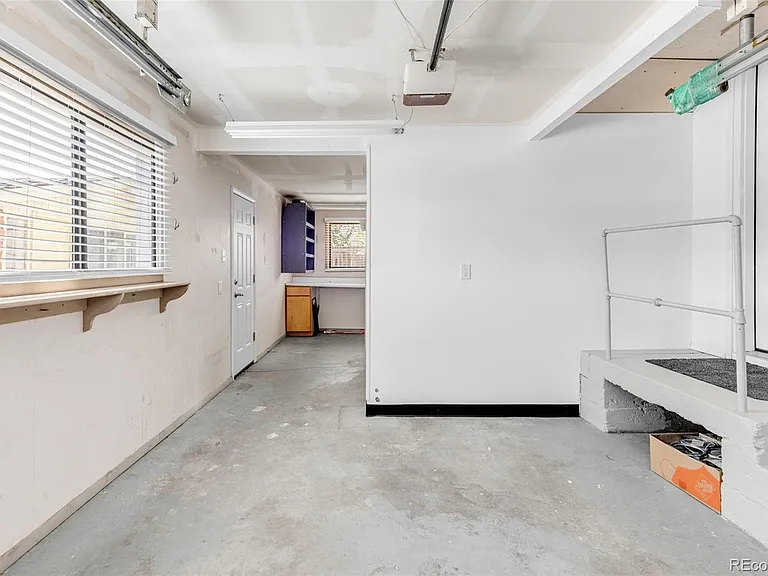 400 W Chester St — Photo 17