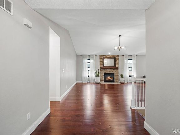 5th image of 2548 Liberty Dr