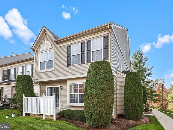 2nd image of 1104 Cherry Wood Ct