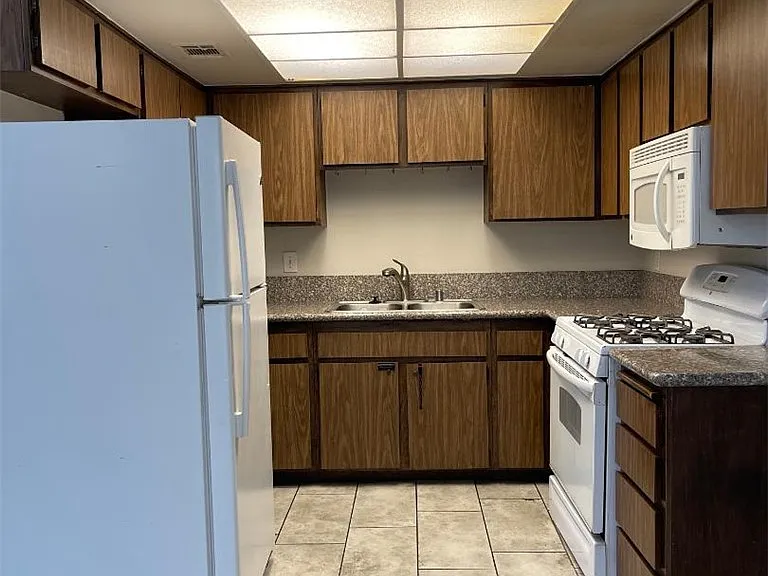 1758 E University Ave #3 — Photo 7