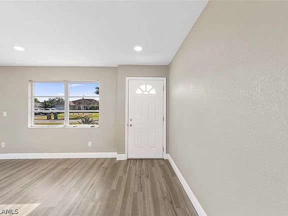 4th image of 4608 SW 15th Ave
