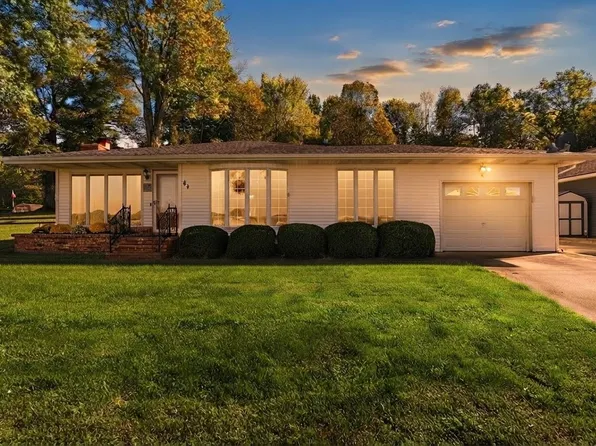 84 E Hickory Rd, Battle Creek, MI 49017