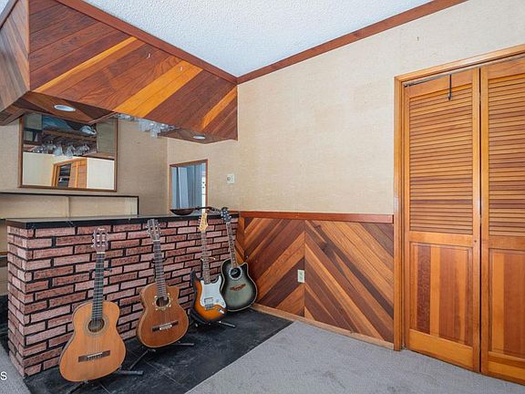 5th image of 2207 Mariposa St