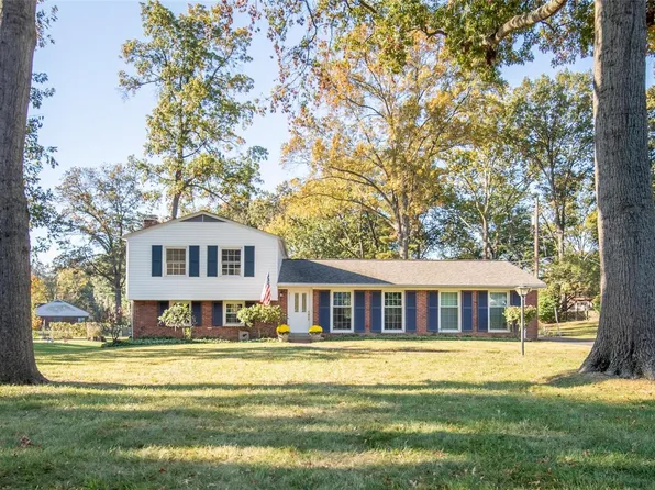 321 Nantucket Dr, Ballwin, MO 63011