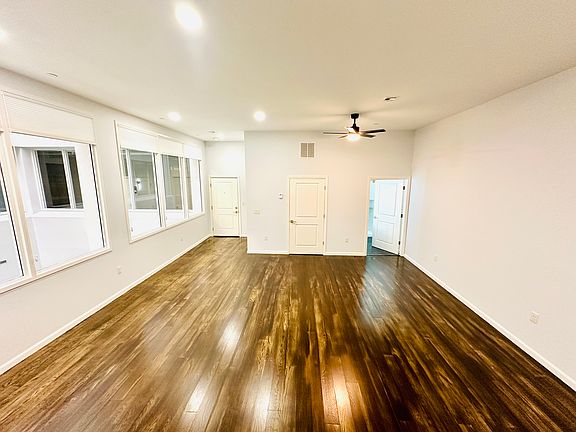 5th image of 118 Baltimore St #301