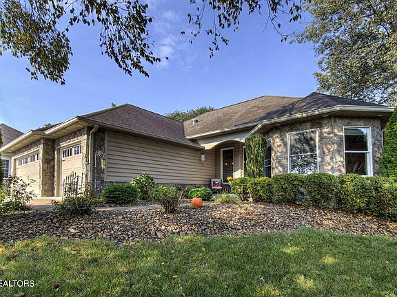 2nd image of 210 Saligugi Cir