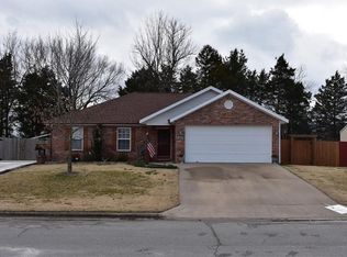 747 Richland Creek Ave, Elkins, AR 72727