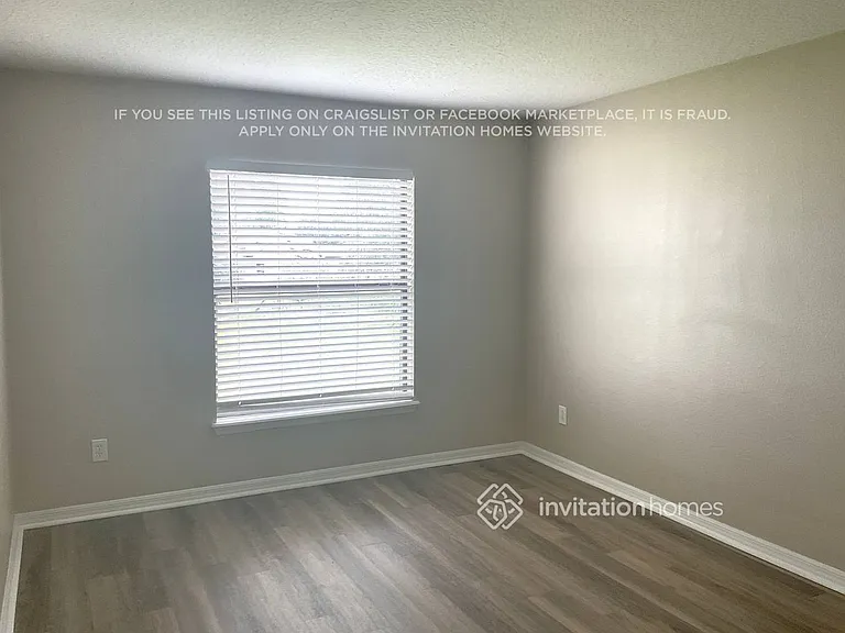 1714 Garden View St — Photo 10