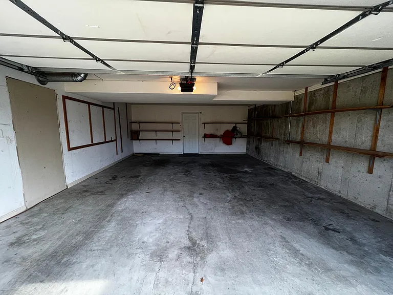 1100 Stowbridge Ln — Photo 44