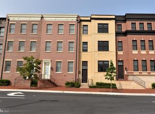 711 Monroe St, Herndon, VA 20170