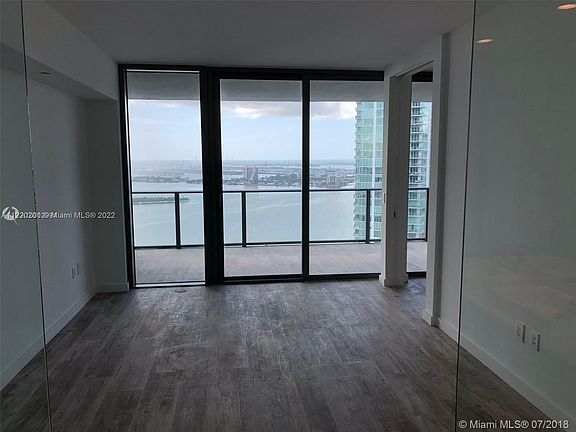 5th image of 650 NE 32nd St Unit 4005