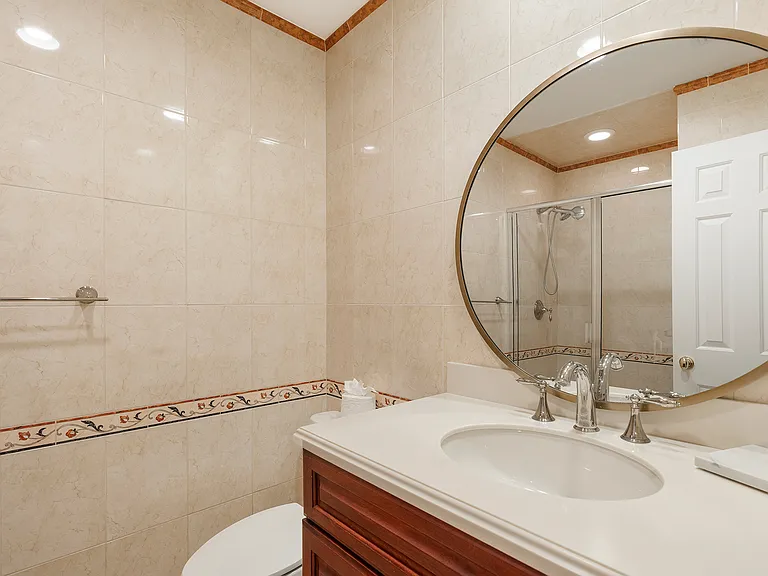 44 Midhampton Ave — Photo 20