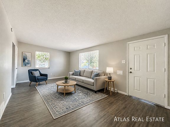 5th image of 4425 N Elizabeth St
