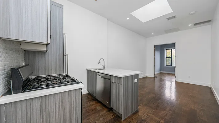 Rented by Nooklyn NYC LLC | media 7