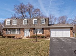 10S108 Springbrook Dr, Naperville, IL 60565