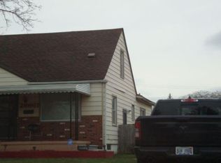 26661 Elm St, Roseville, MI 48066