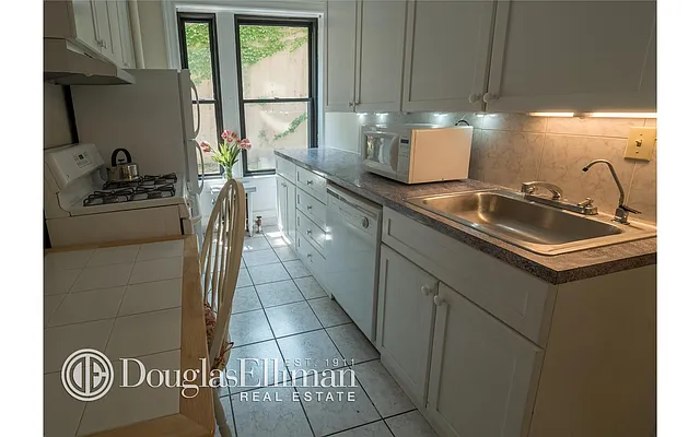 Sold by Douglas Elliman | media 4