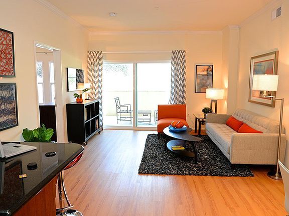 4th image of 900 W Temple St #312