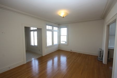 4th image of 2435 Union St APT 411