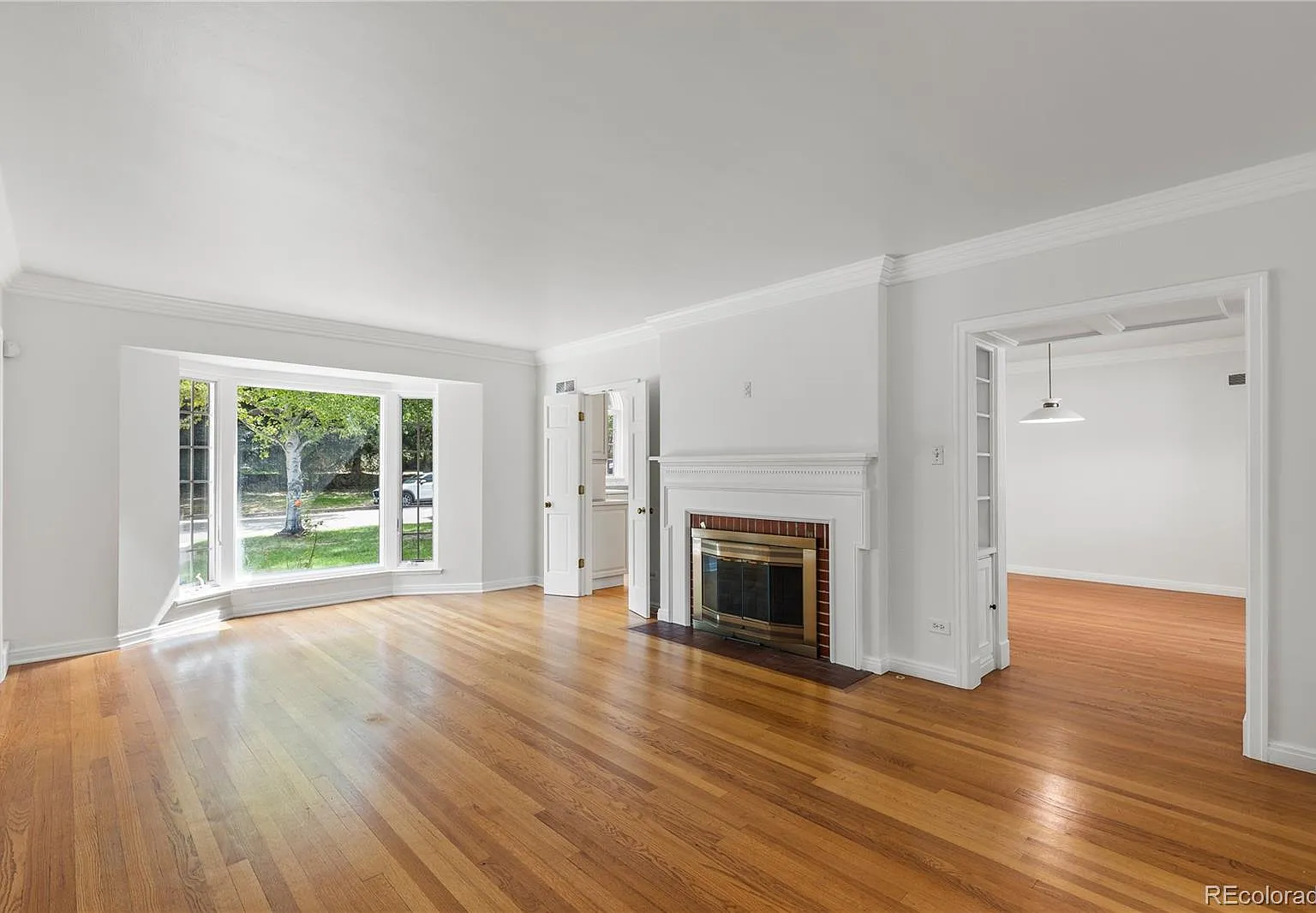 3 bed, 2026 sqft, $6,500 — Photo 4