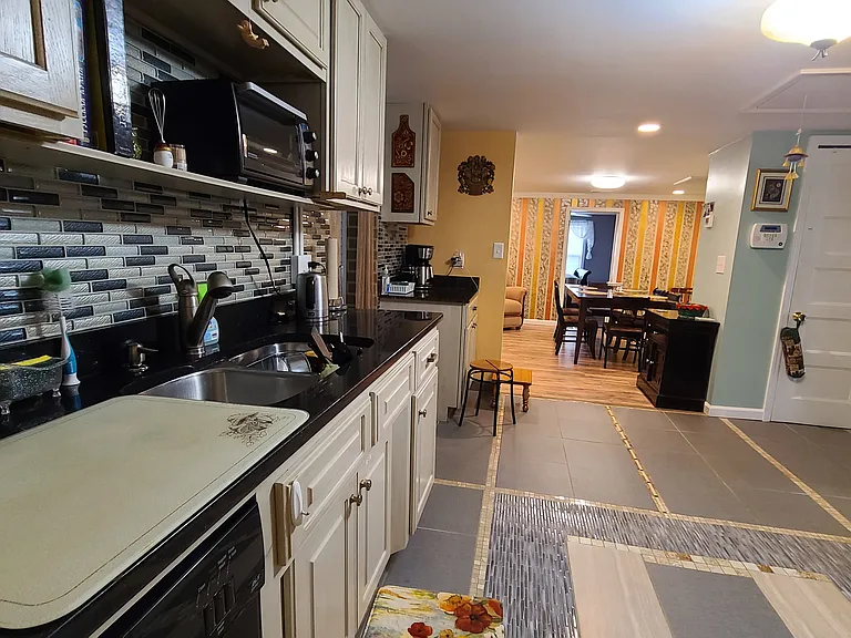 701 W Cherokee St — Photo 11