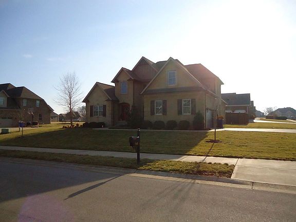 2nd image of 712 Mallard St