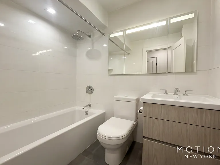 425 E 80th St #6E — Photo 5