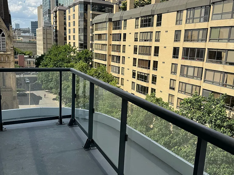 280 Dundas St W #602 — Photo 18