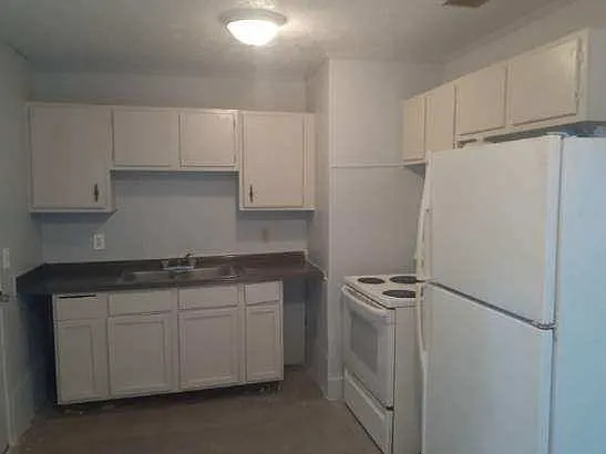 719 Martin Luther King Drive — Photo 2