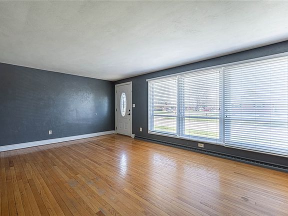 4th image of 5235 Ridgewood Rd W