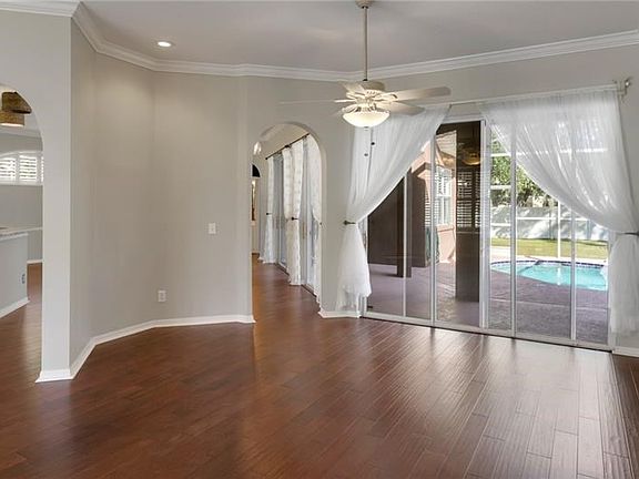 4th image of 6023 Williamsburg Way