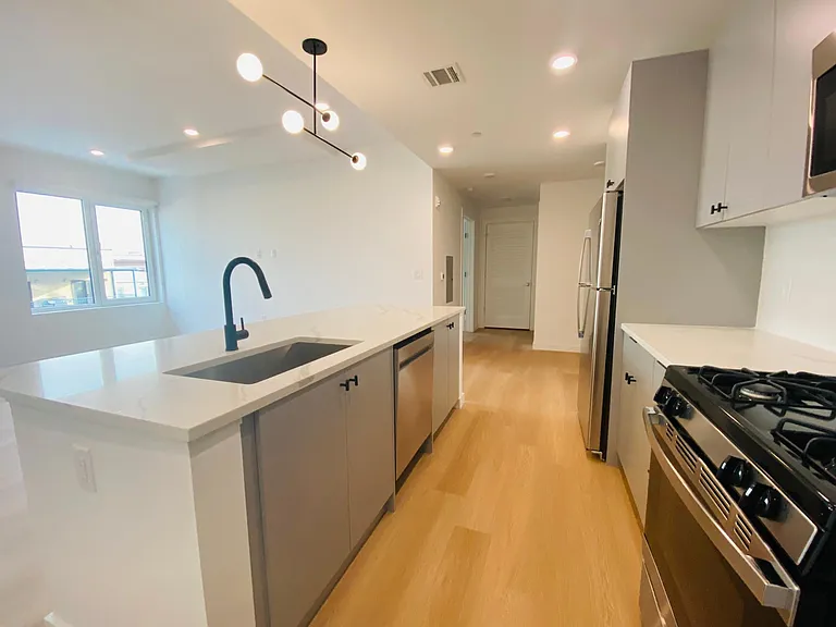 401 Jackson St #2 — Photo 4