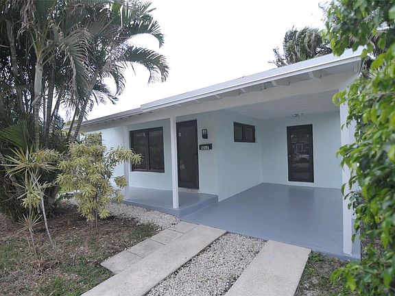 3rd image of 5217 NE 4th Avenue
