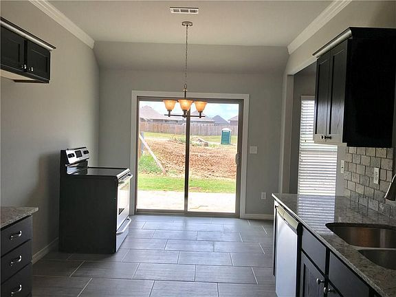 5th image of 406 W Gillian Ave