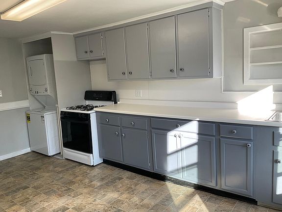 5th image of 882 Main St #2A