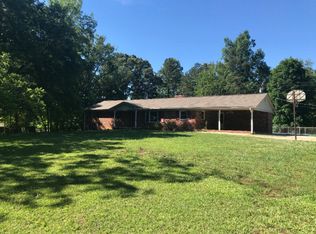716 Garvin Lake Rd, Gaffney, SC 29340