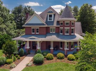10 Stratford Ln, Lexington, VA 24450