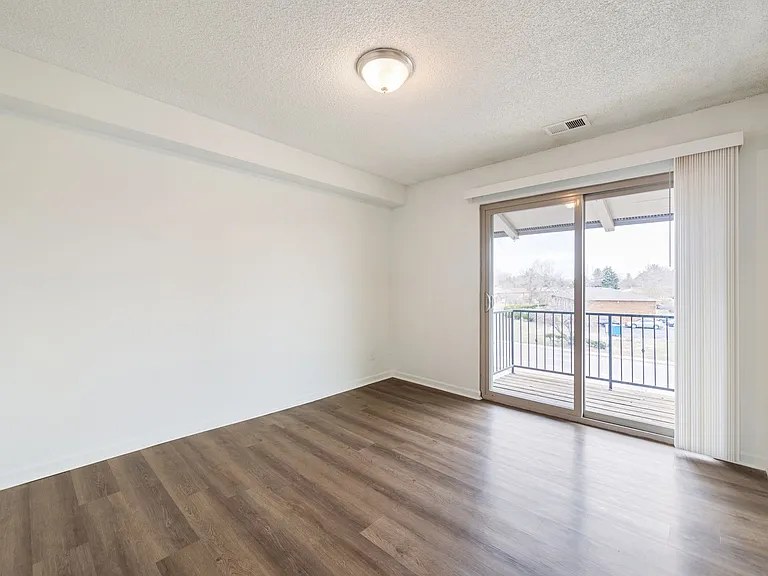 Lakemont Apartments — Photo 51
