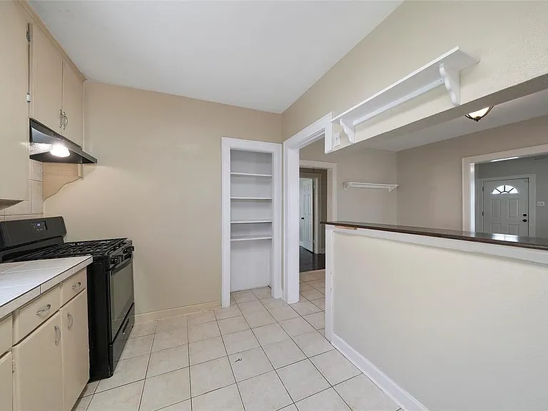 1007 E 25th St — Photo 11