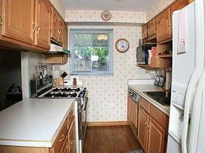3rd image of 1661 Pembroke Dr