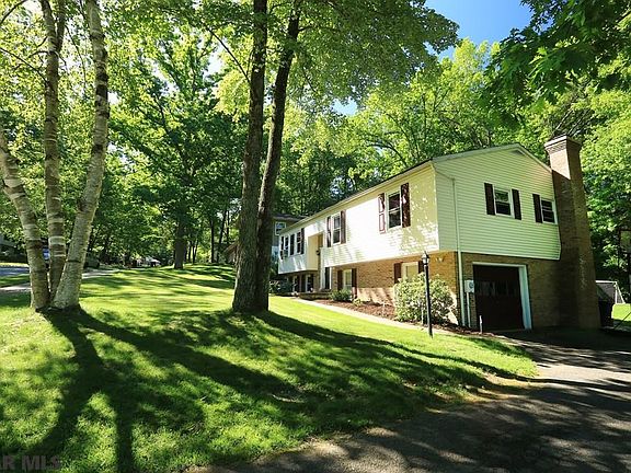 4th image of 206 Oakley Dr