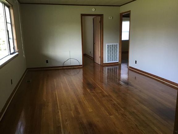 3rd image of 311 Birchwood St