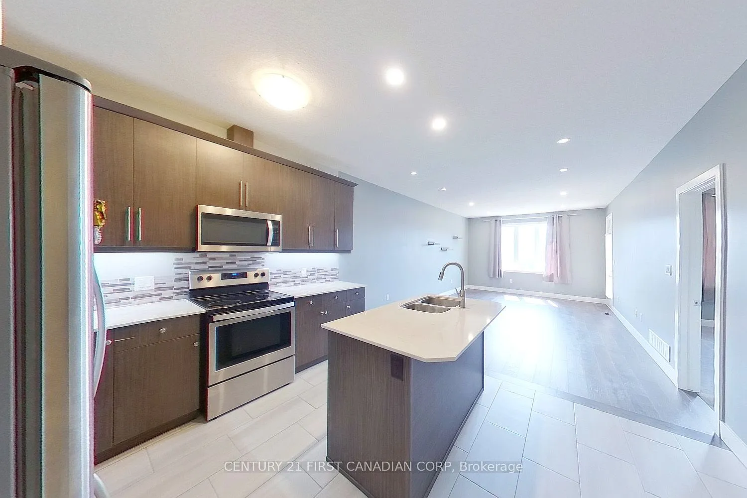 3 bed, $2,700 — Photo 3