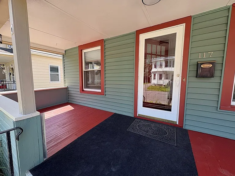 117 N Toll St — Photo 2